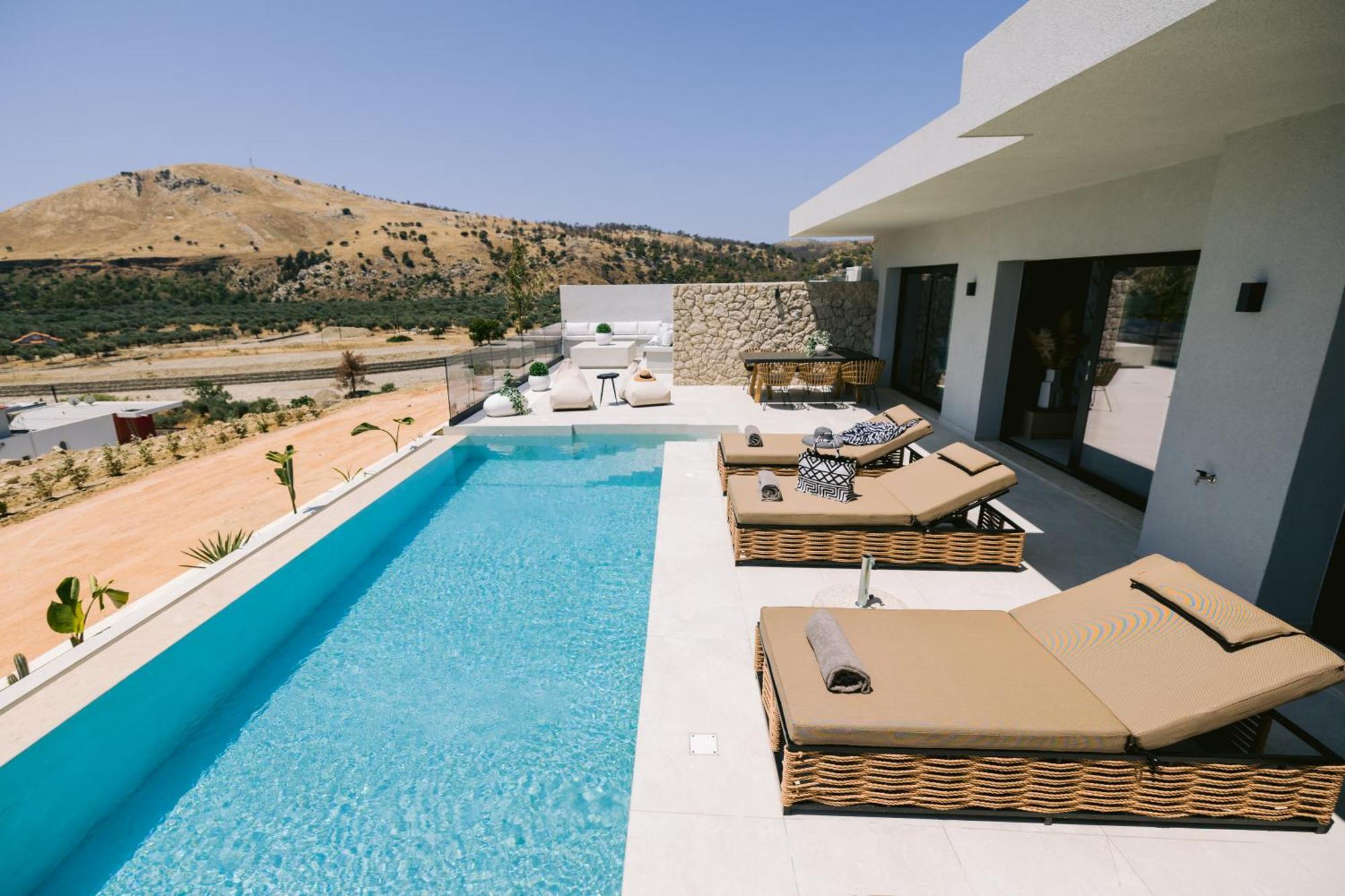 Celeste Luxury * Lardos