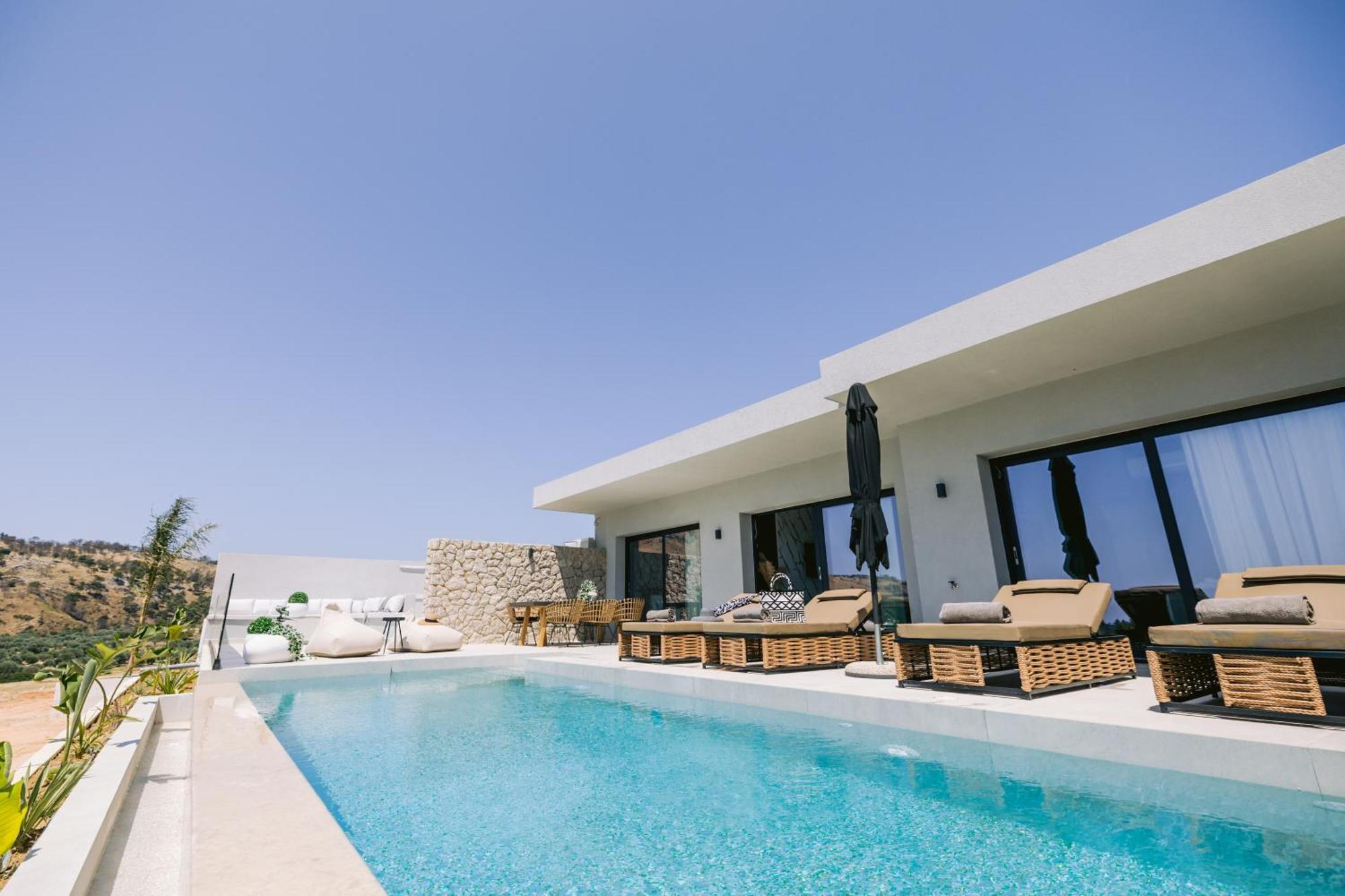 Celeste Luxury Lardos