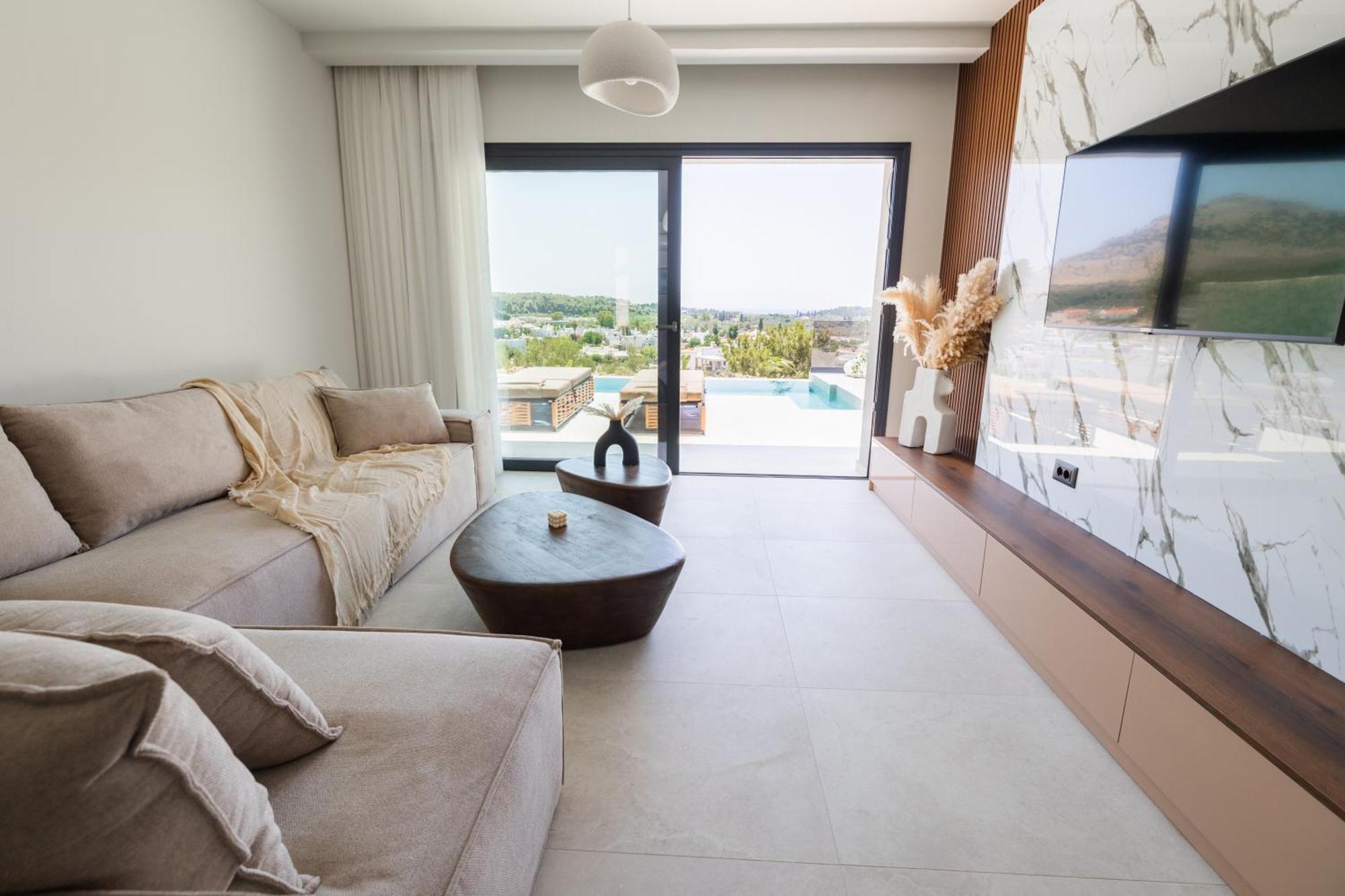 Celeste Luxury * Lardos